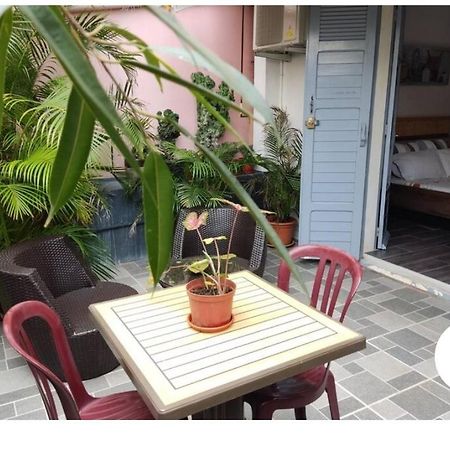 Appartements Et Chambres En Coeur De Ville Saint-Denis - Entree Autonome - Check In 14H30- Zewnętrze zdjęcie