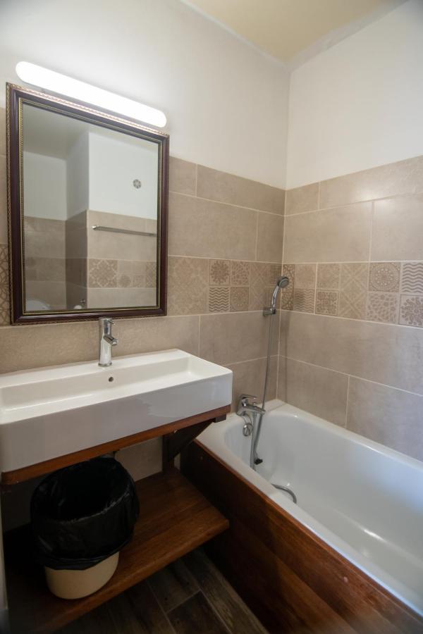 Appartements Et Chambres En Coeur De Ville Saint-Denis - Entree Autonome - Check In 14H30- Zewnętrze zdjęcie