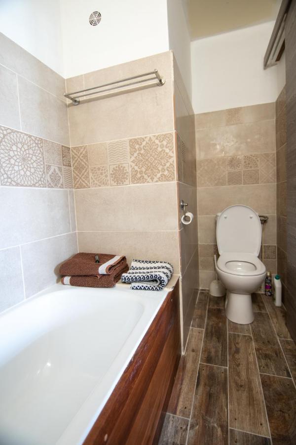 Appartements Et Chambres En Coeur De Ville Saint-Denis - Entree Autonome - Check In 14H30- Zewnętrze zdjęcie