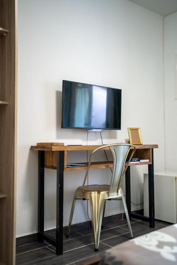 Appartements Et Chambres En Coeur De Ville Saint-Denis - Entree Autonome - Check In 14H30- Zewnętrze zdjęcie