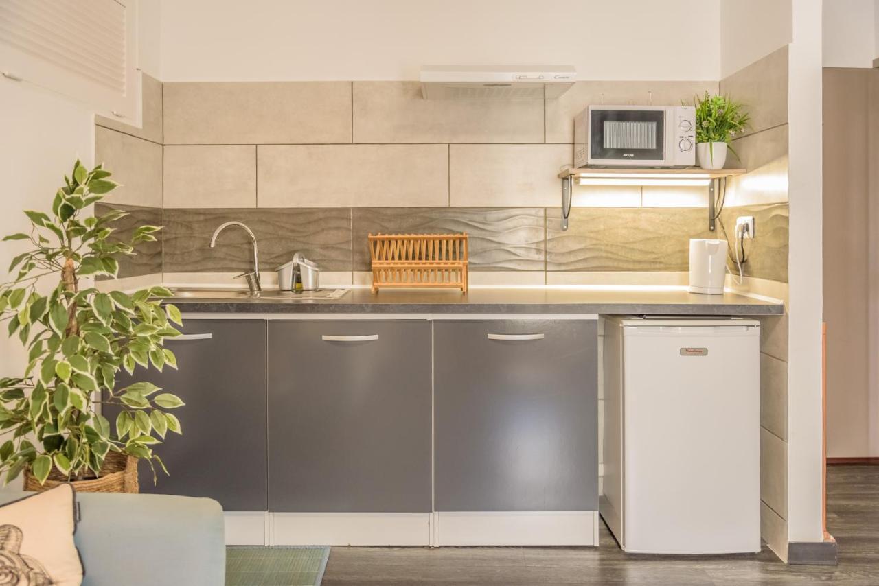 Appartements Et Chambres En Coeur De Ville Saint-Denis - Entree Autonome - Check In 14H30- Zewnętrze zdjęcie