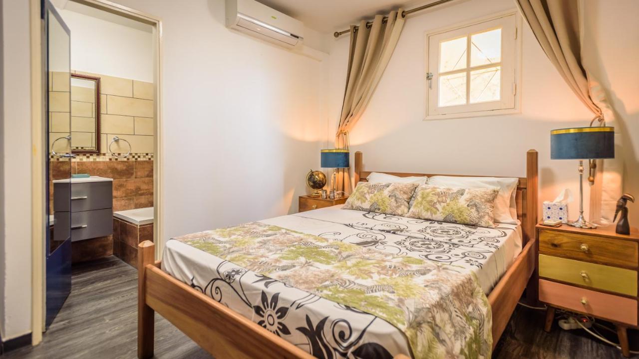 Appartements Et Chambres En Coeur De Ville Saint-Denis - Entree Autonome - Check In 14H30- Zewnętrze zdjęcie